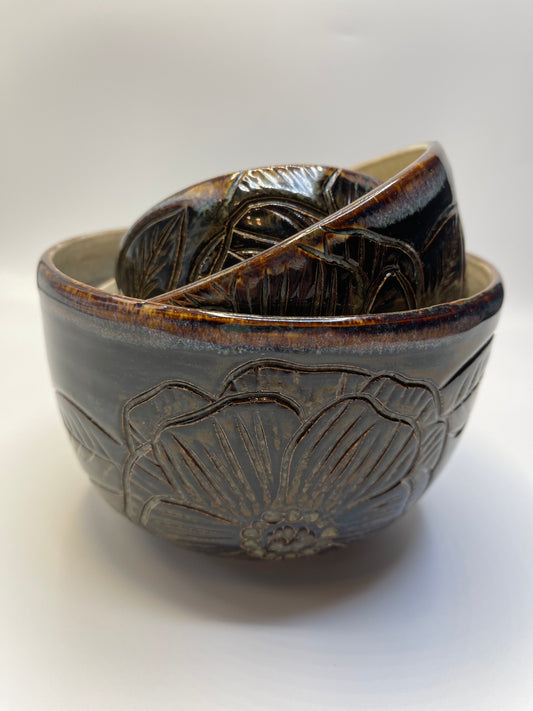 Carved Flower Nesting Bowl Set